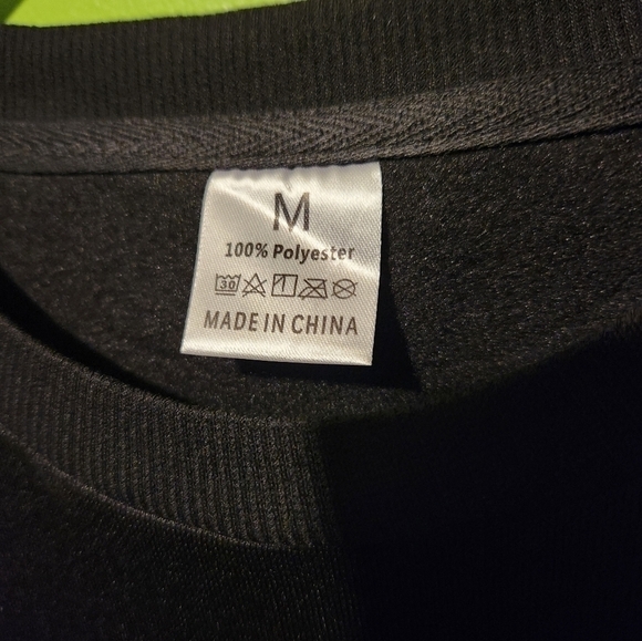 Nwot womens buffalo sweatshirt - Picture 6 of 6